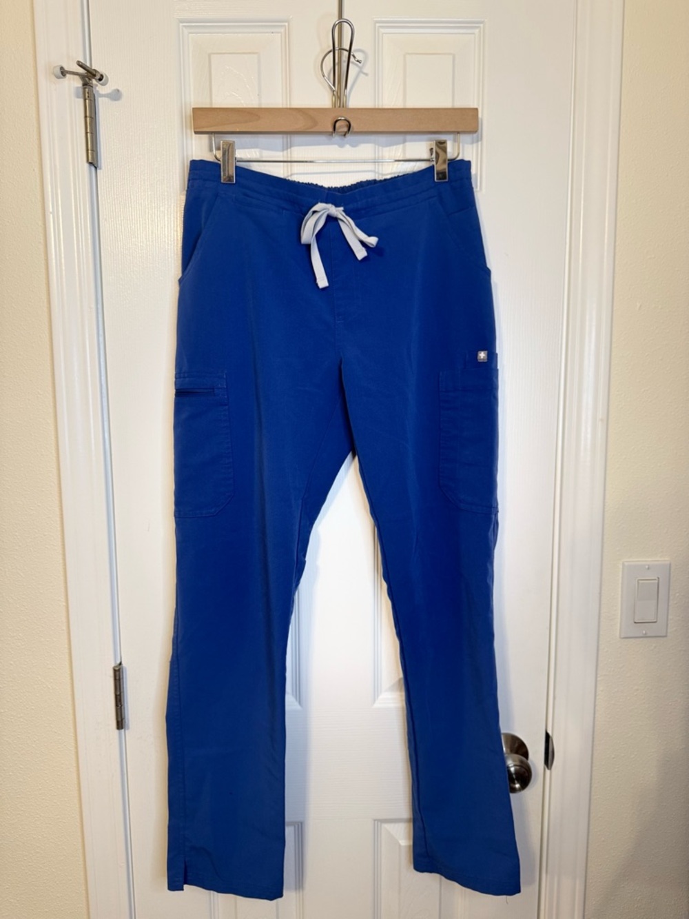 Figs Drawstring Cargo Scrub Pants small